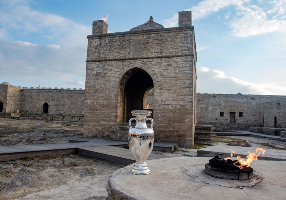 &ldquo;Anri Delone&rdquo; Bakını gəzir &ndash; FOTO